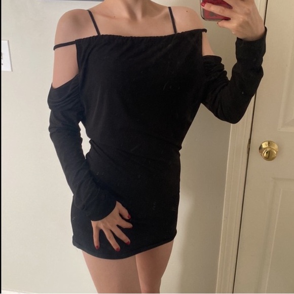 Julian Chang Black Cold Shoulder Top - Picture 2 of 9